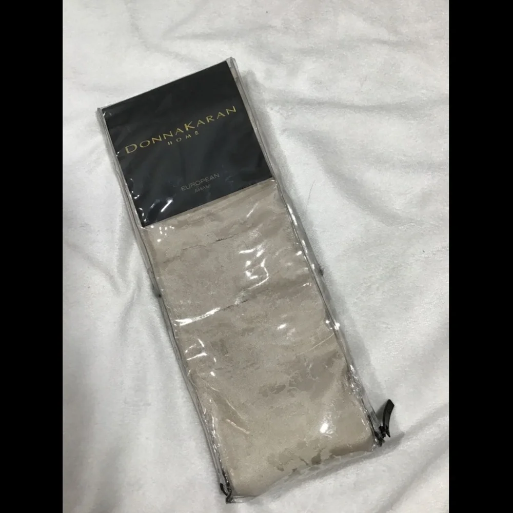 NIB Donna Karan Moonscape Euro Pillow‎ Sham Champag